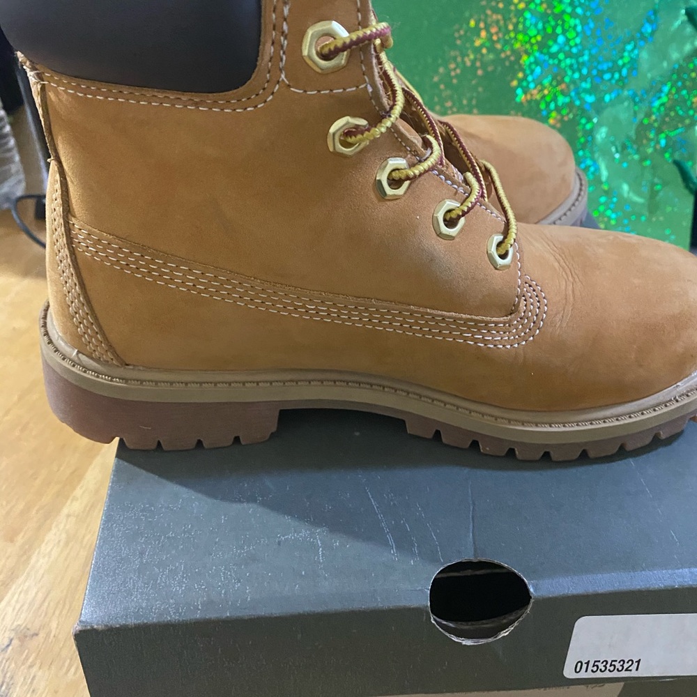 Timberlands Boots - Picture 3 of 4